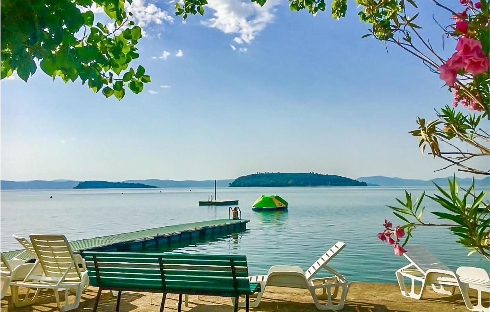 Gorgeous Stacaravan In Tuoro Sul Trasimeno Βίλα Εξωτερικό φωτογραφία